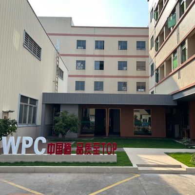 ভালো দাম কাঠ প্লাস্টিক WPC ওয়াল আচ্ছাদন কাস্টম বহিরাগত কম্পোজিট কাঠ আচ্ছাদন অনলাইন